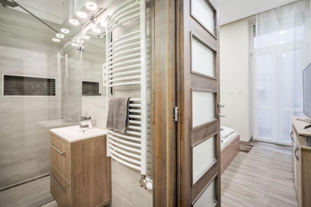 Szalag Utca 6 Luxurious Flat Castle District Apartment บูดาเปสต์ ภายนอก รูปภาพ