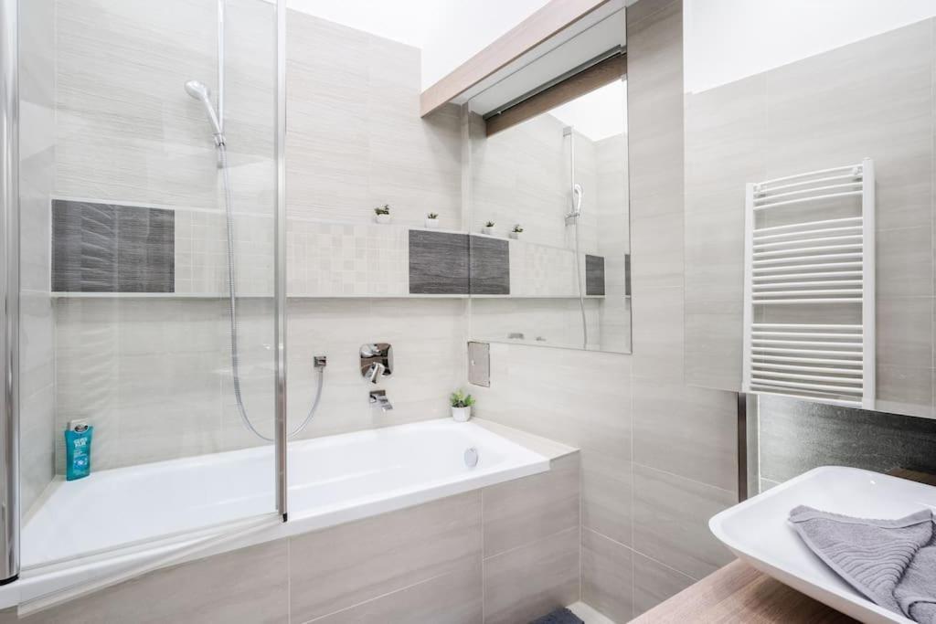 Szalag Utca 6 Luxurious Flat Castle District Apartment บูดาเปสต์ ภายนอก รูปภาพ